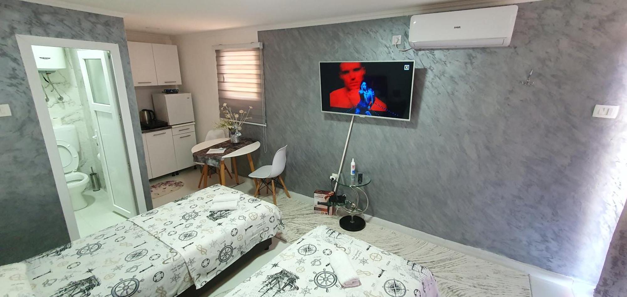 Cozzy Apartment Near The Aiport Podgorica Exterior foto